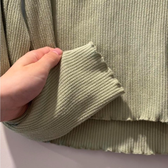 Ruffled Green Ribbed Top - Picture 3 of 4